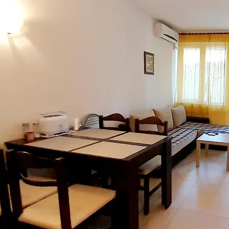 Apartment Hills - Private